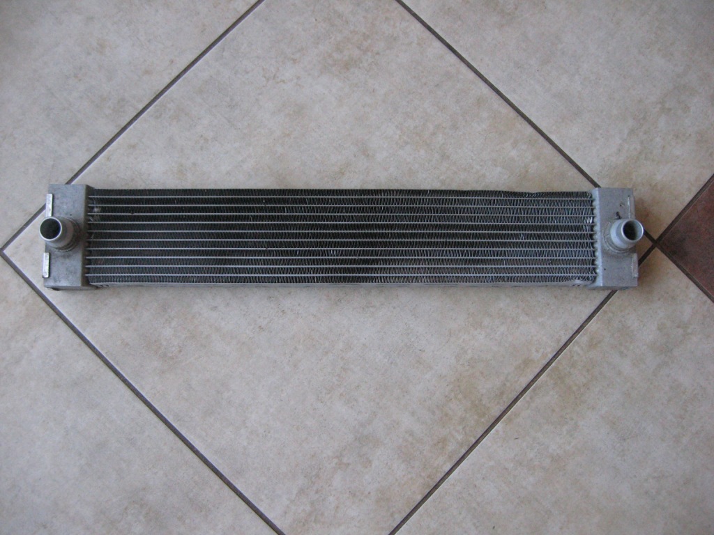 фото №1, Радиатор дополнительная - mercedes w176 w117 w156 amg