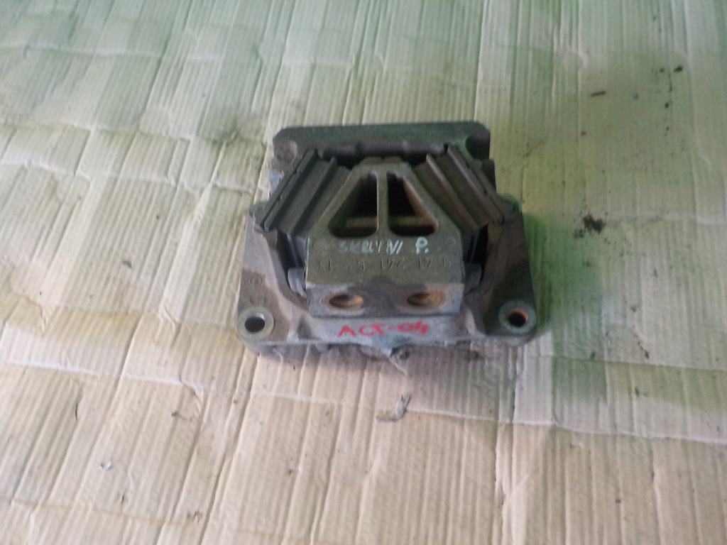 фото №1, Actros 1840 mp1 подушка двигуна кронштейн коробки