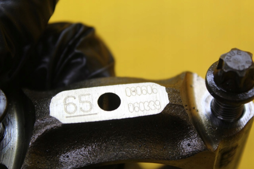 Поршень шатун шату́н a3 8p 2.0 fsi bvy 06bh в Україні