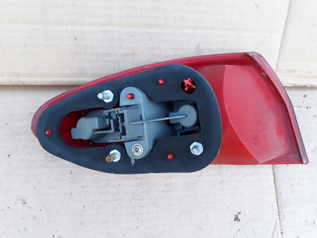 фото №4, Лампа правая задняя alfa romeo 147