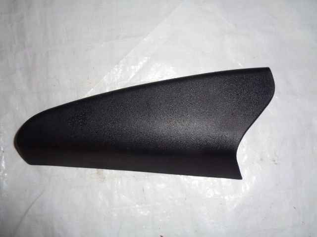 фото №1, Renault clio iv треугольник заглушка дверь правая задняя