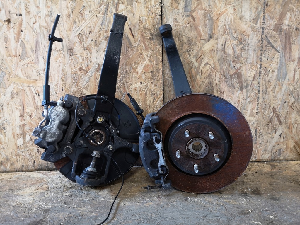 фото №2, Поворотный кулак левая jeep grand cherokee wk2 lift