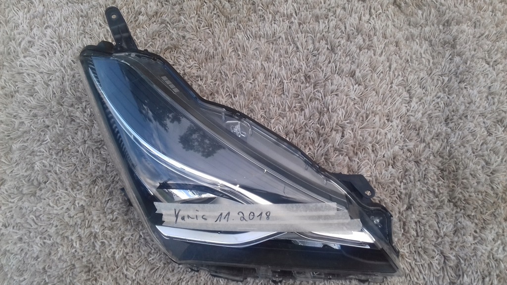 Купить Toyota yaris iv,4 led фара правый  европа-!!!