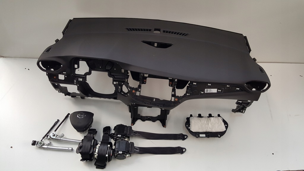 фото №1, Opel crossland панель приладів консоль подушка безпеки подушки безпеки ремені оригінал демонтаж