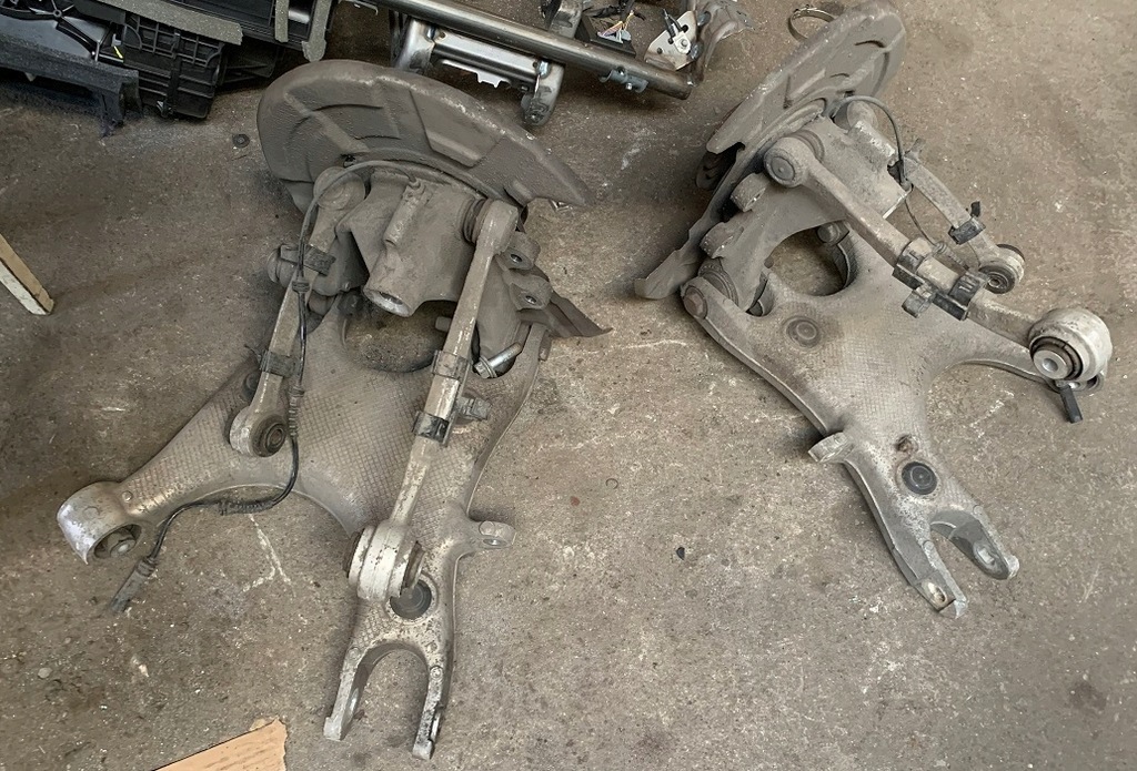 фото №1, Bmw m5 f10 поворотный кулак задняя рычаг левая