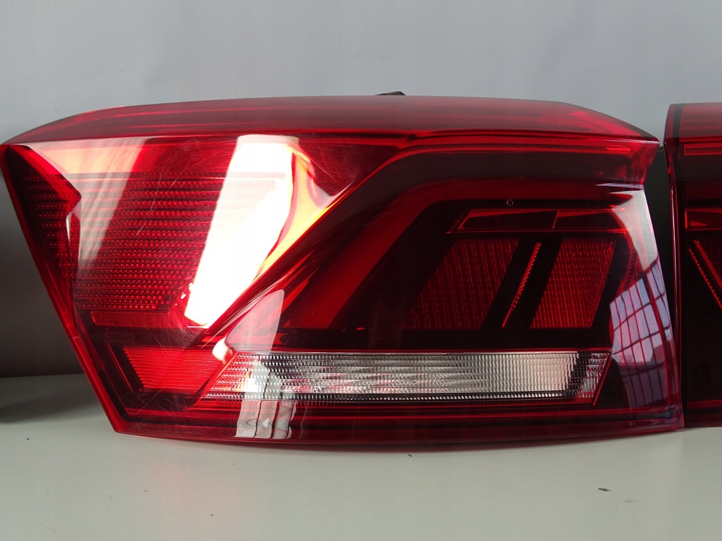 фото №3, Vw t-roc r-line лампи задні led 2ga945095a 096a