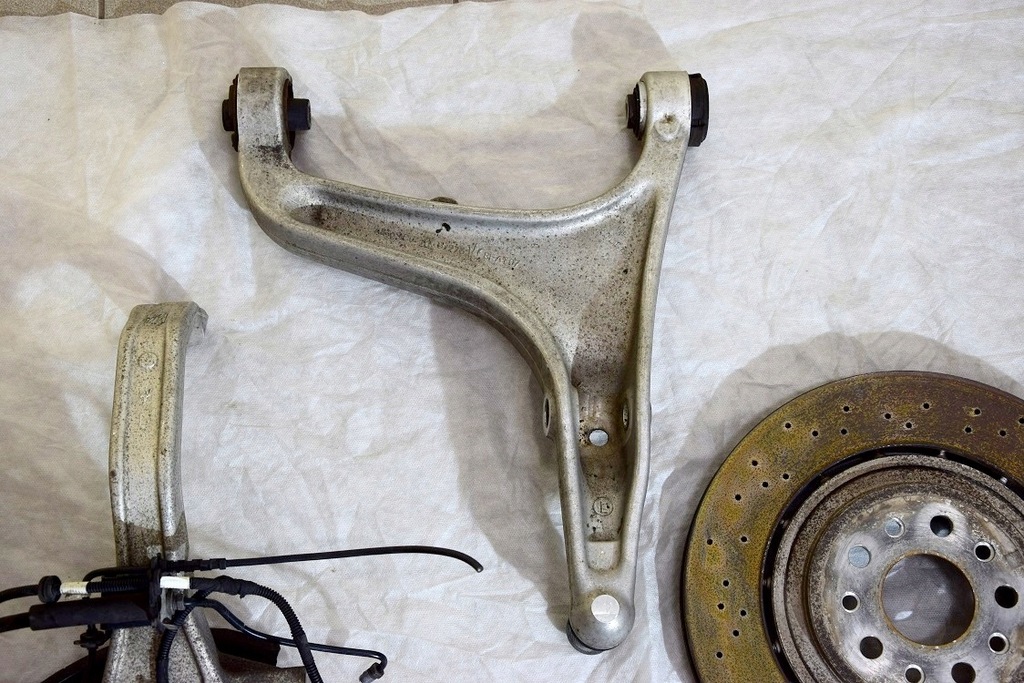 фото №10, Ghibli поворотный кулак рычаг амортизатор диск ступица