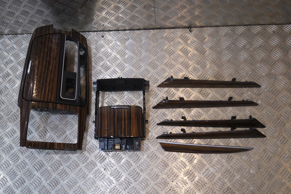 фото №1, Накладки декоративні внутрішнє maserati levante p155