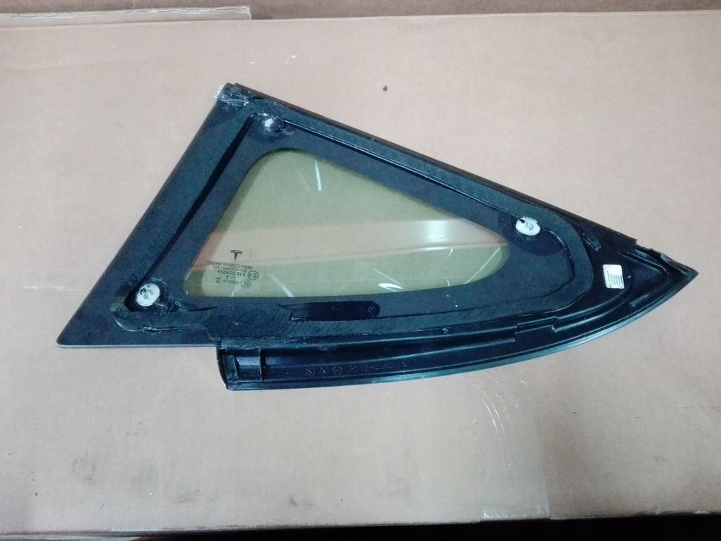 фото №5, Tesla 3 стекло кузовная задняя правая треугольник задняя