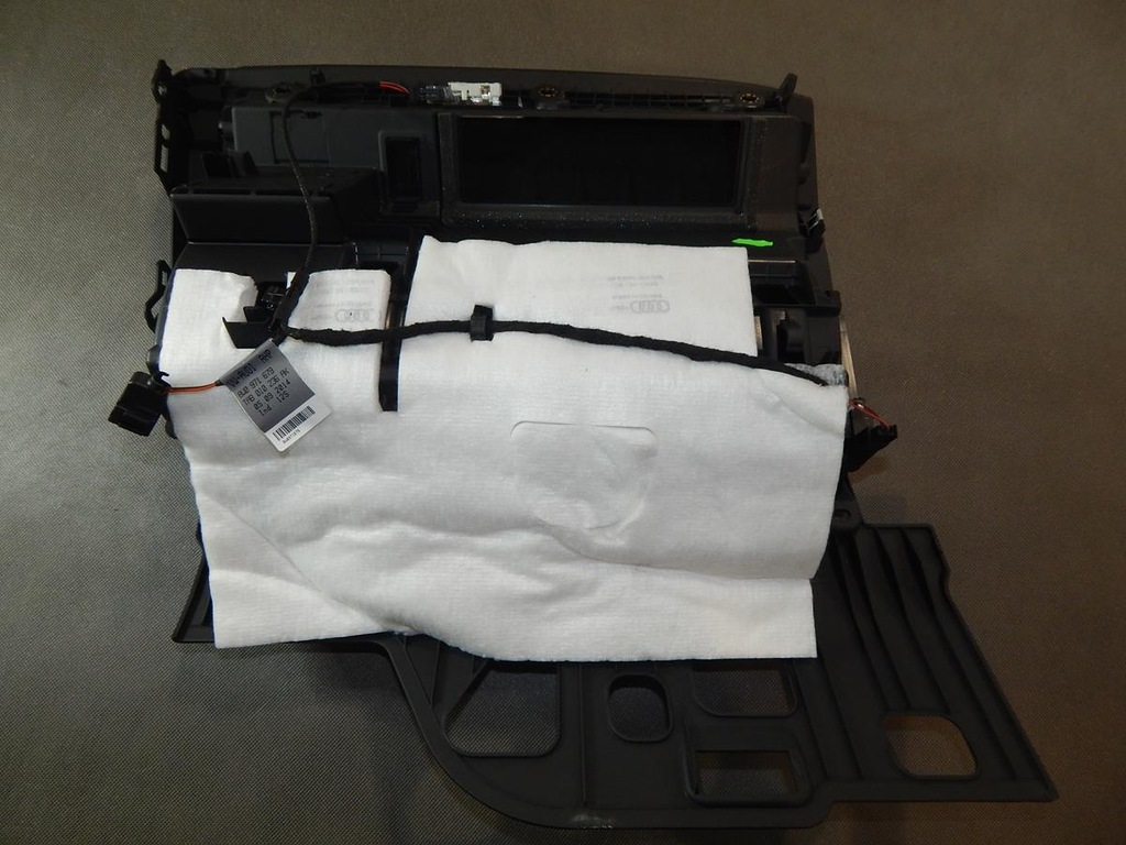 фото №5, Audi a4 b9 бардачок консоли пассажира 8w1857035