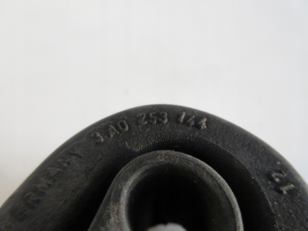 фото №9, Кронштейн глушителя vw t4 passat b3 3a0253144 оригинал