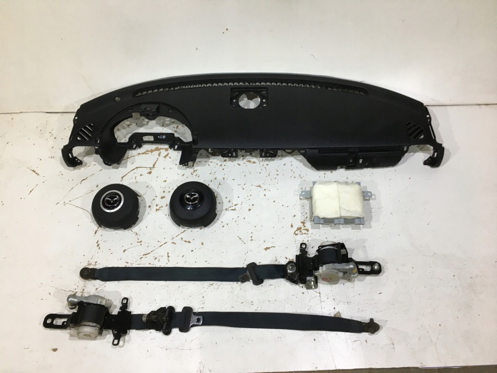 фото №1, Mazda mx5 приборная панель консоль подушка безопасности подушки безопасности ремни