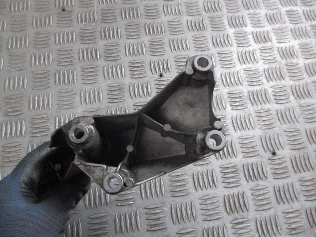 фото №5, Кронштейн двигуна ліва audi a4 b6 2.0 b 8e0199307a