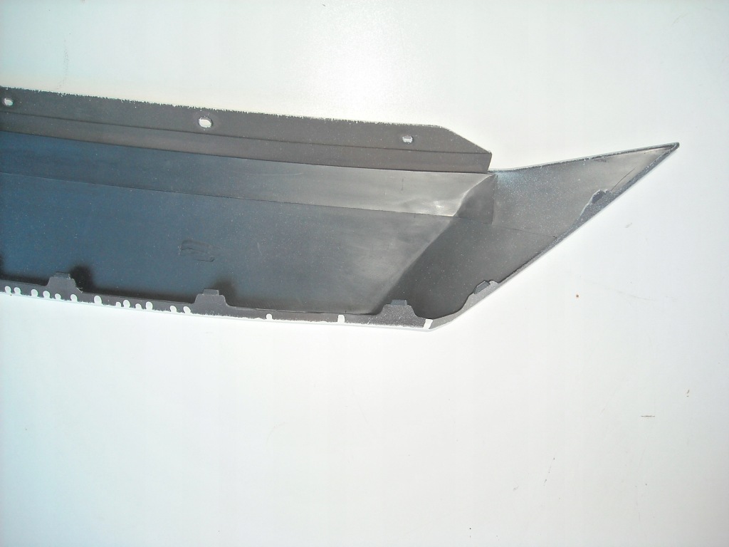 Молдинг nad решітка радіатора бампера mazda 3 2013-2017 Недорого