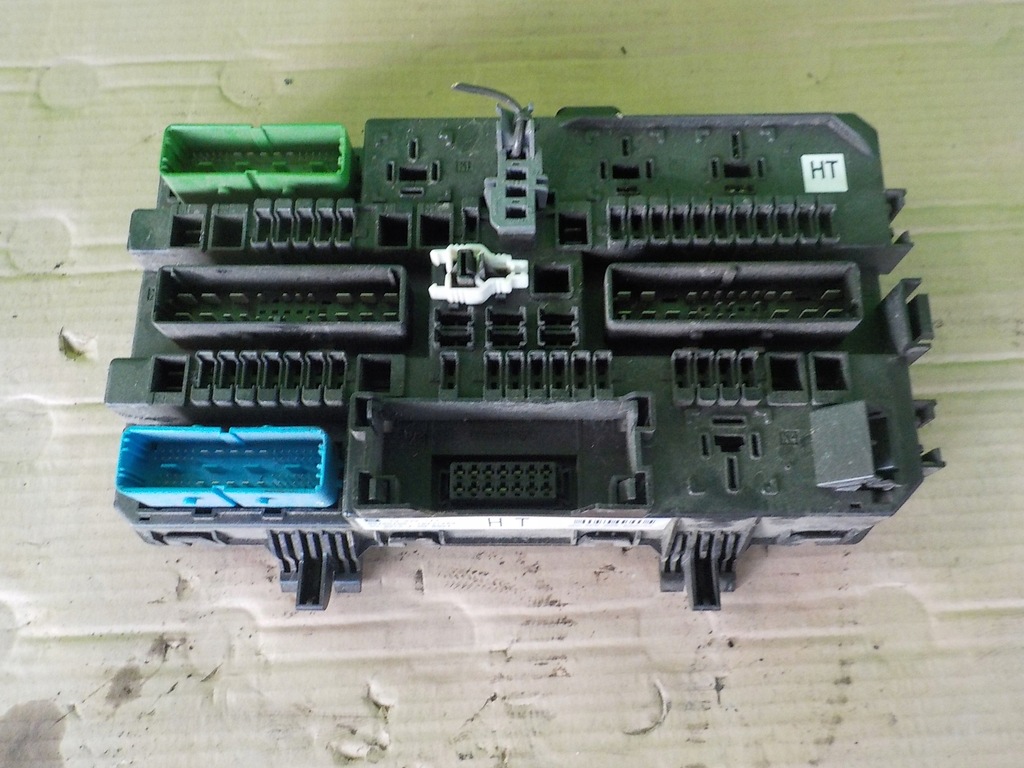 фото №1, Коробка запобіжників модуль bsi opel astra h 2004-2008 1.4 13206753