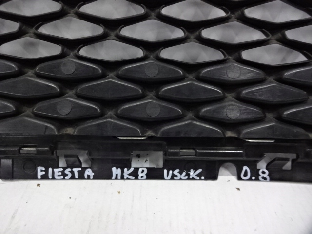 Решётка бампера средняя ford fiesta mk8 с Разборки