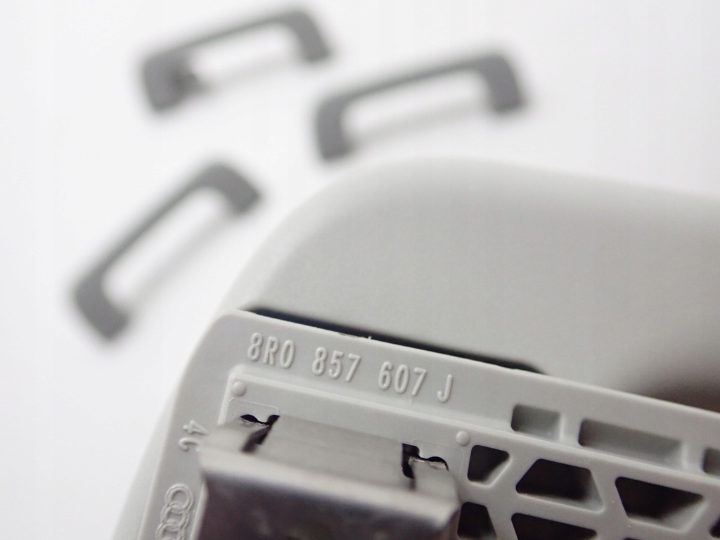 фото №4, Audi q7 4m0 ручки потолочный комплект 8r0857607h