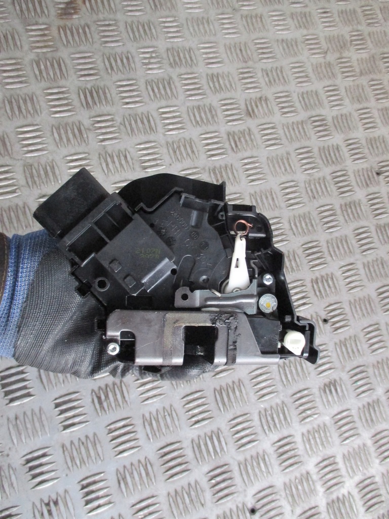 фото №6, Замок правый задняя ford c-max 03-06 3m5ar26412bp