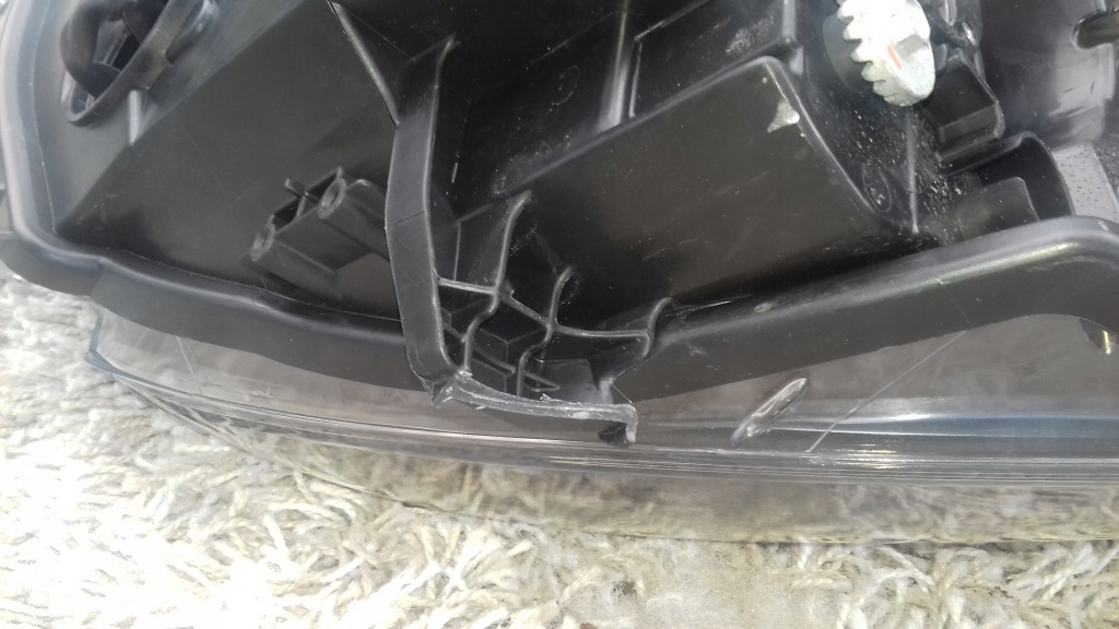 Toyota yaris iv,4 led фара правый  европа-!!! Недорого