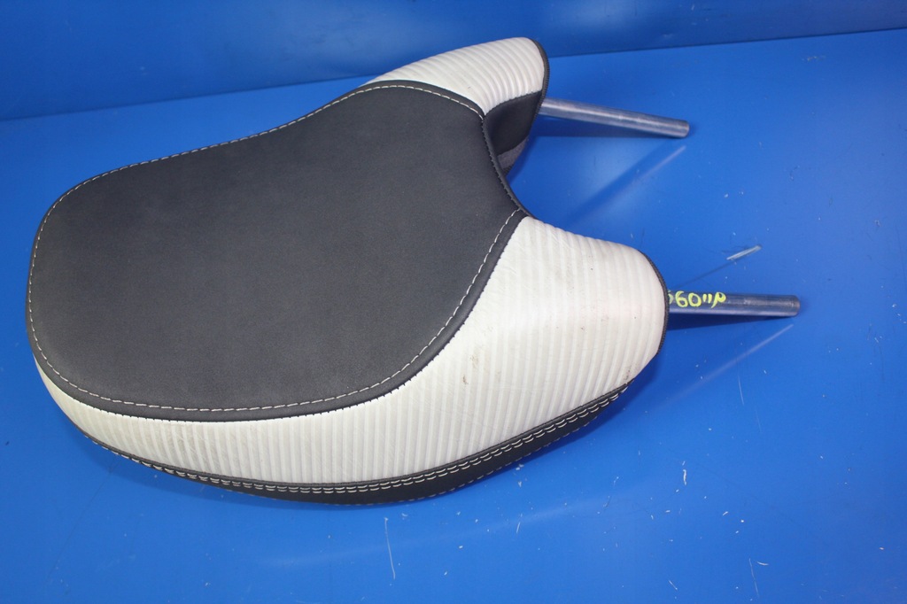 фото №1, Volvo s60 ii v60 10- підголівник правий перед r-design