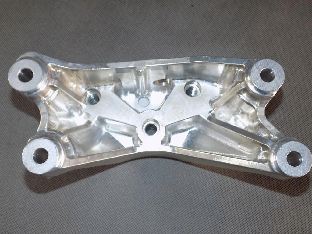 фото №3, Vw passat b8 кронштейн кронштейн v04002017b