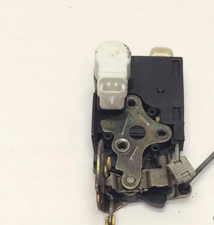 фото №1, Cadillac escalade gmc yukon 99-06r замок двері