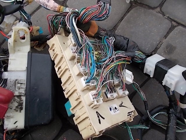 фото №14, Toyota yaris verso 04 електропроводка джгут 1.4d4d eur