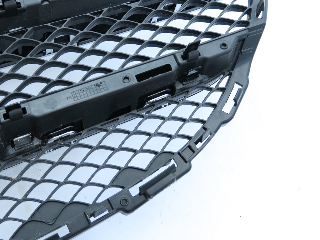 фото №12, Решітка радіатора решітка радіатора czarna piano хром cała niepołamana mercedes c w205