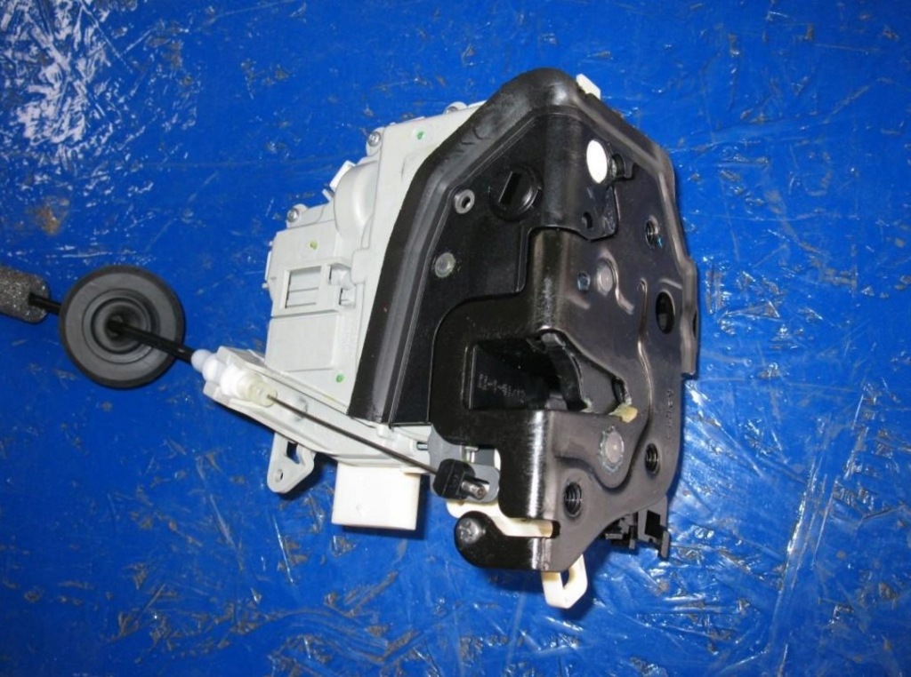 фото №1, Audi a5 sportback замок задняя задний правый 8k0839016c