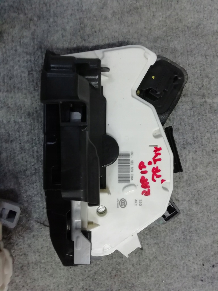фото №1, Skoda rapid замок двері правий задня 5e0839016a cz-wa