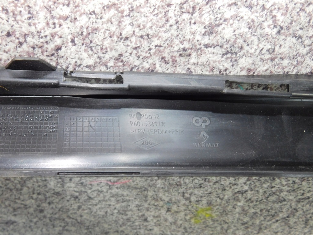 Renault megane iii спойлер бампер передний перед Киев