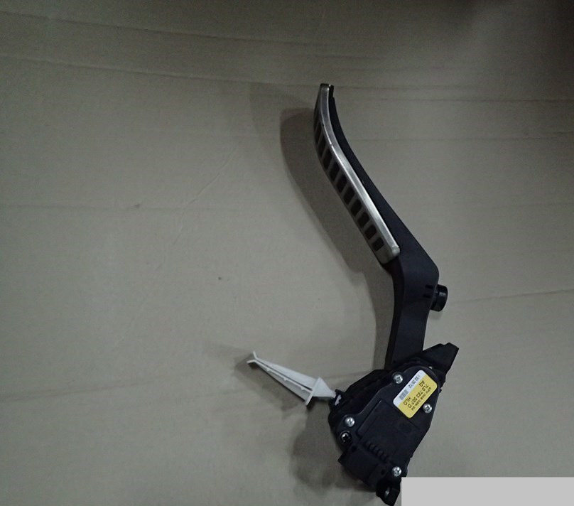 фото №1, Dw vw touareg 7p педаль газа 7l0723507d