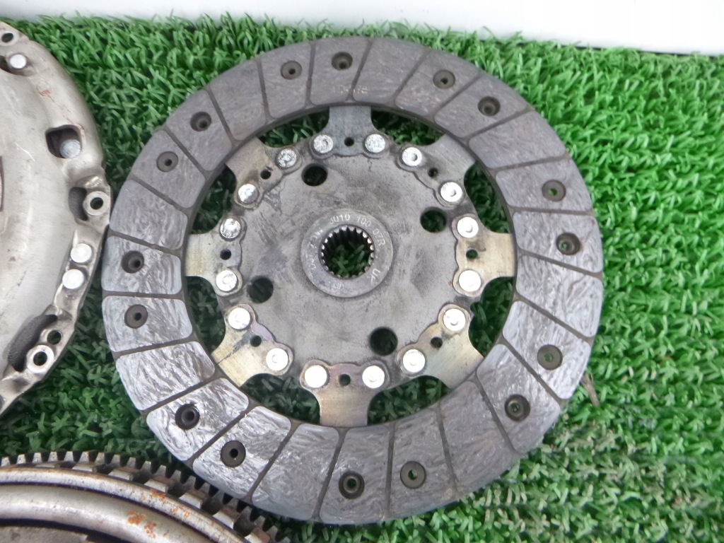 фото №3, Dacia 1.2 tce зчеплення колесо двомасовий комплект