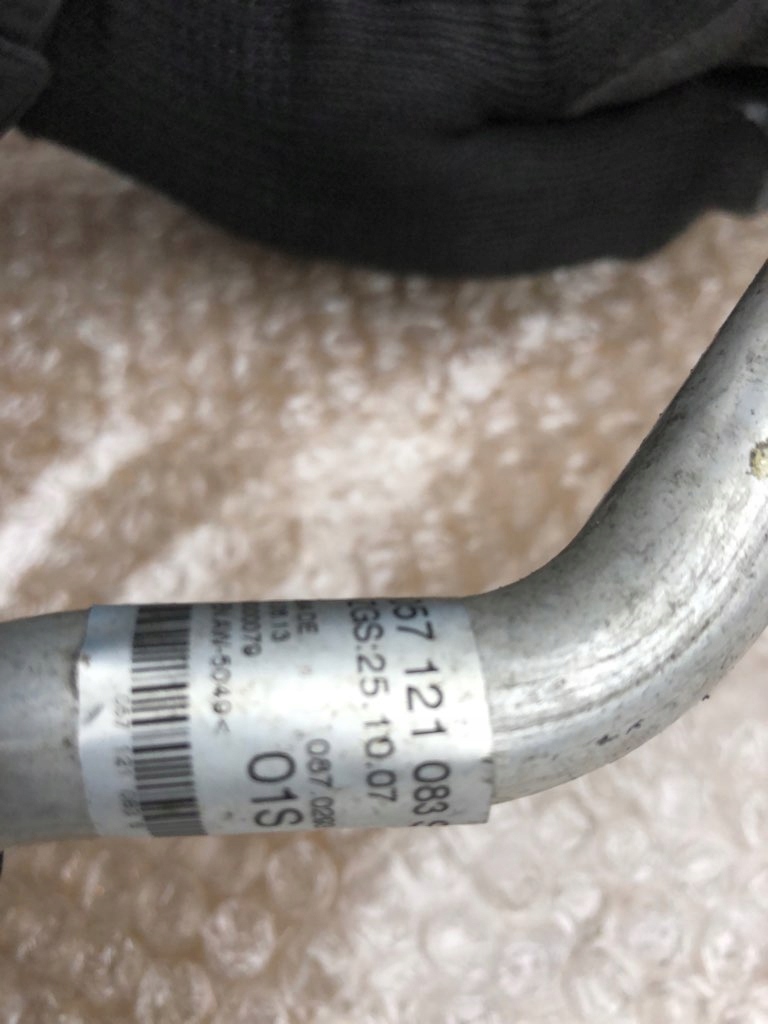 фото №3, Audi a8 d4 4.2 tdi wąż труба wody 057121083s