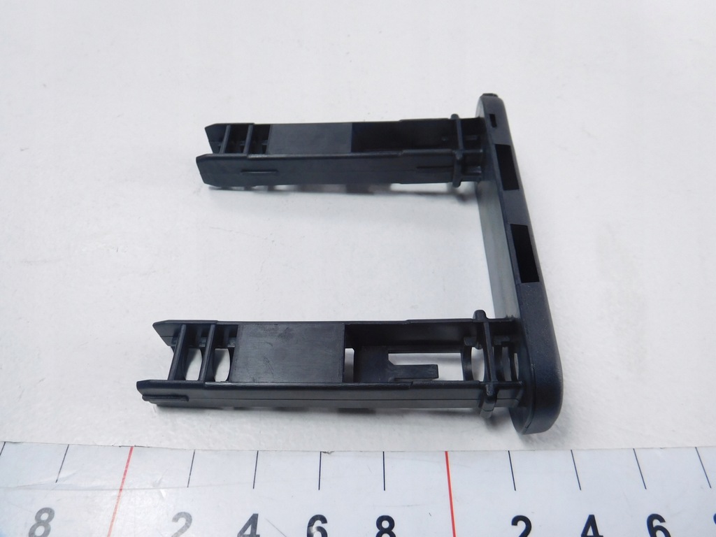 фото №5, Рамка кріпильна підголівник задні спинка ford 1207568