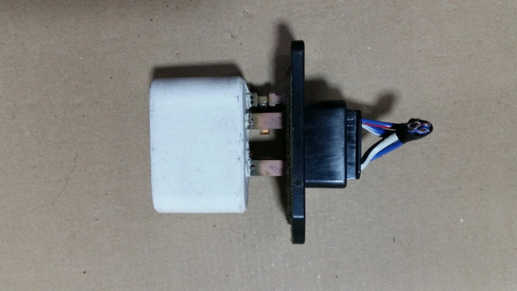 фото №4, Toyota avensis verso резистор 1530030, 0448-1731