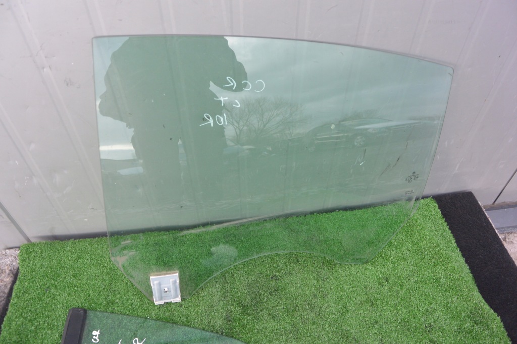 фото №4, Скло двері ліва задня трикутник vw passat cc 10 rok