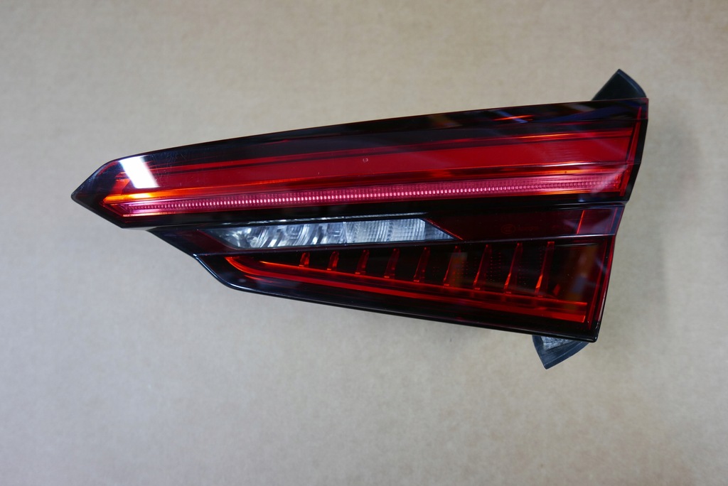 фото №1, Audi a5 8w лампа правая задняя led 8w6945094b