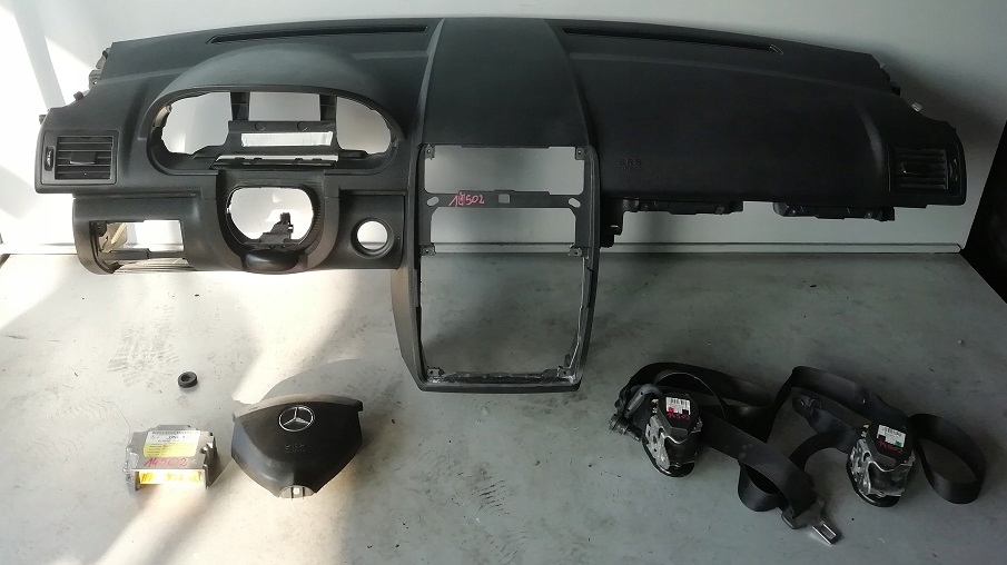 фото №2, Mercedes a-klasa консоль, подушка безпеки+ модуль, ремені l+pr