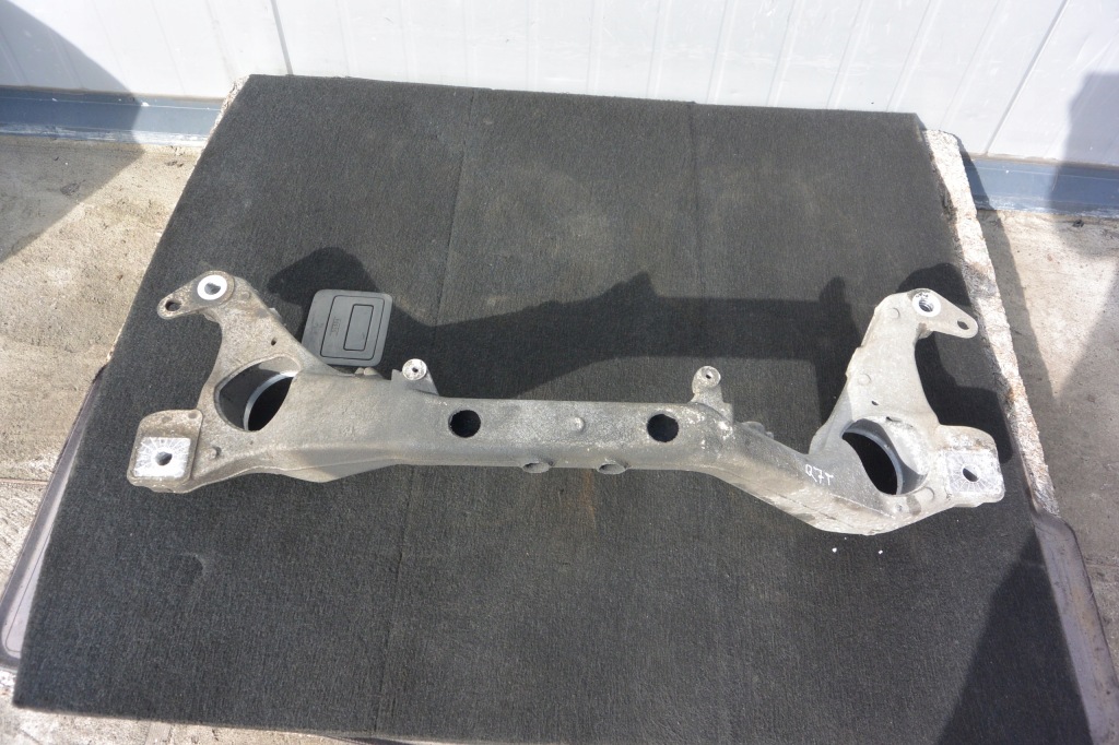 фото №1, Балка кронштейн двигателя перед audi q7 4l touareg