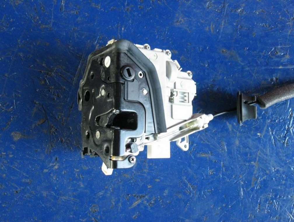 фото №1, Audi a5 sportback замок задняя задний левый 8k0839015c