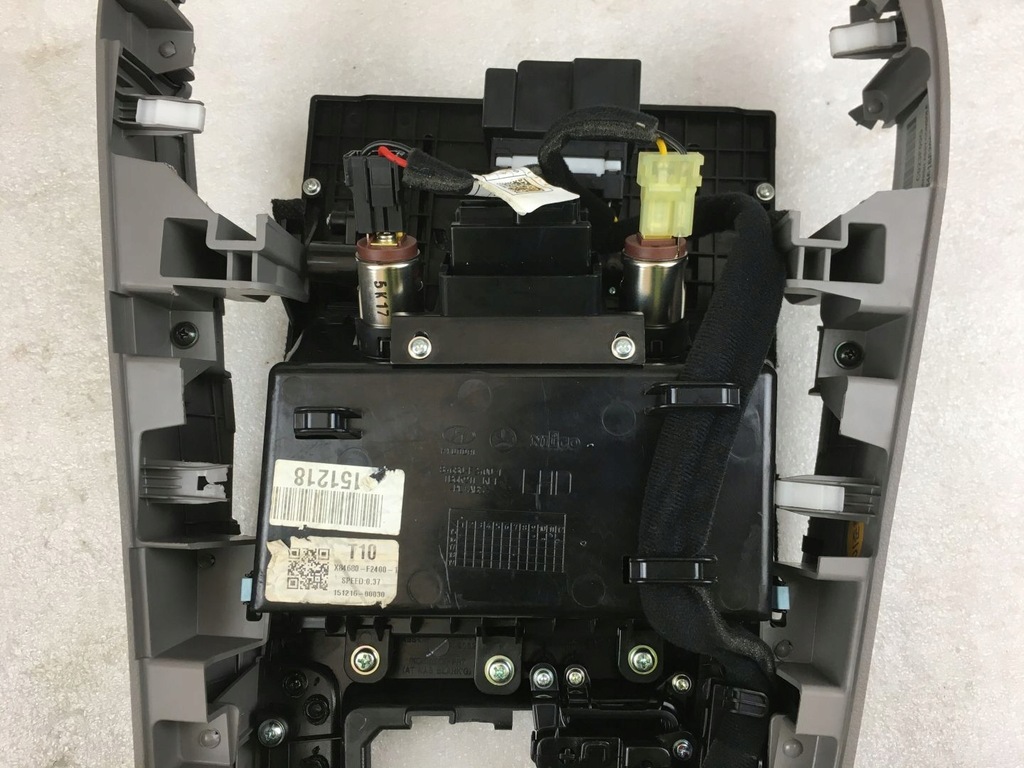 фото №13, Hyundai elantra 16- рамка переключения передач бардачок