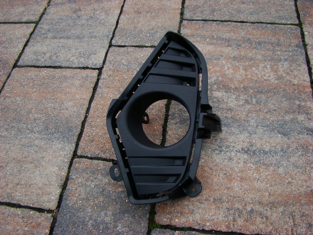 фото №1, Toyota rav-4 2019-решётка бампера правая