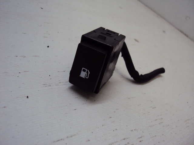 Панель кнопка кришка заливної lexus rx 2009-2015 Ціна