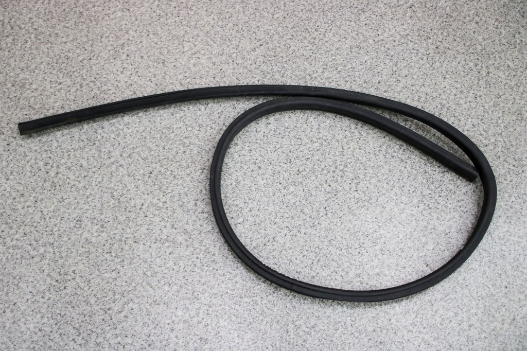 фото №1, Bmw e88 прокладка кузовная дверь левая