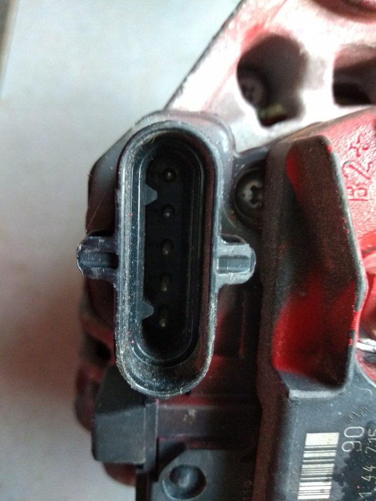 Генератор bosch 124 655 030 28v 90a Оригинал