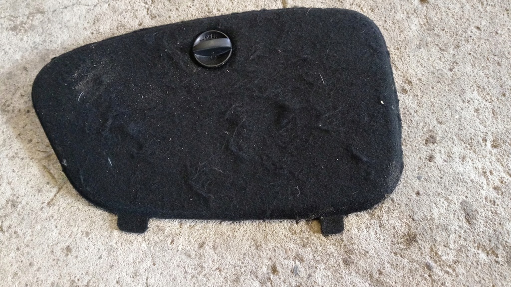 фото №1, Mazda 3 03-09 заглушка обшивка багажника