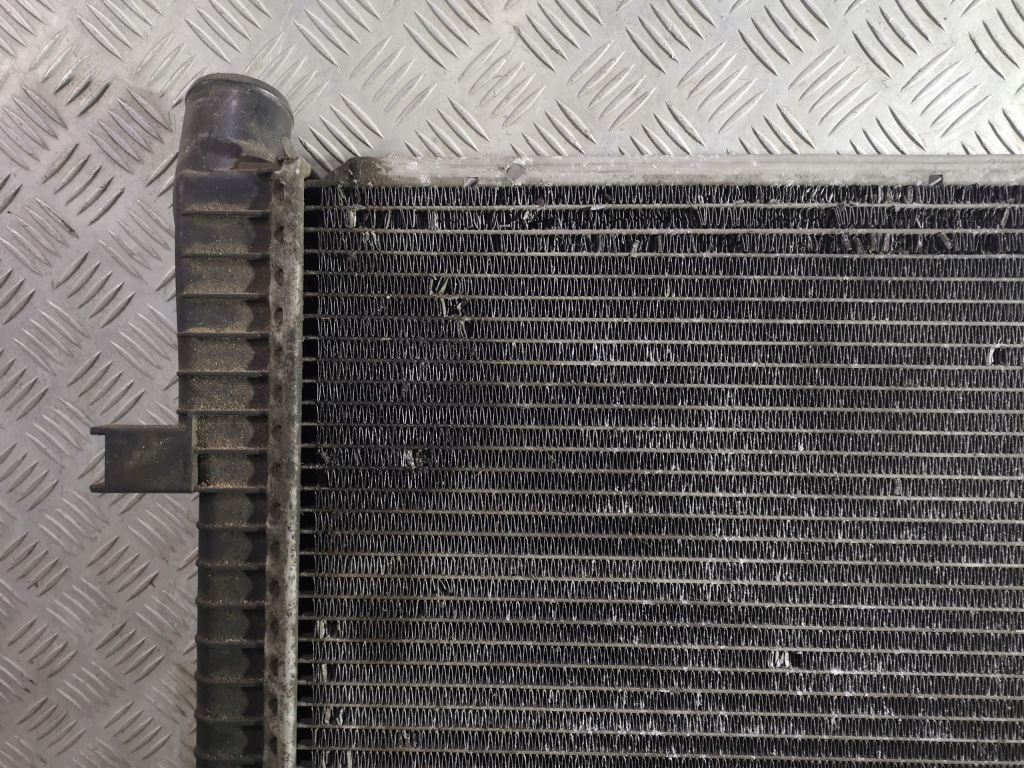 Радіатор води mercedes vario a6685000102 Київ