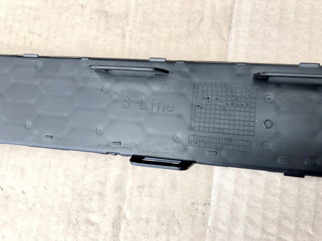 Накладка молдинг plaster audi a1 8xa рестайлинг  s-line Киев