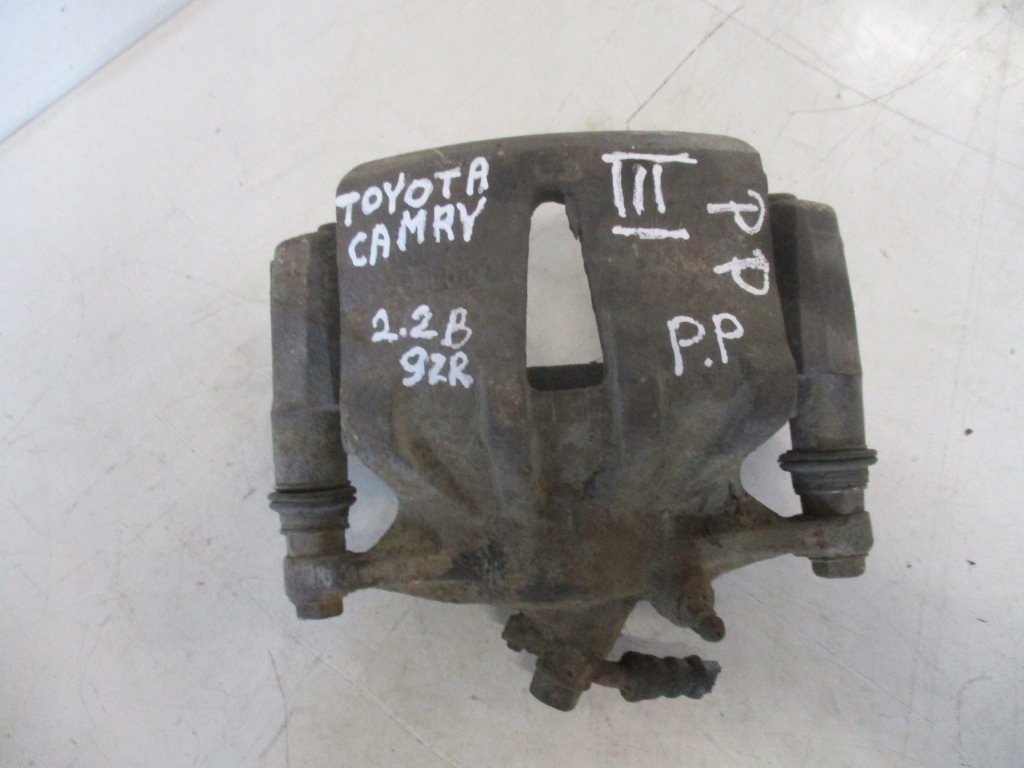 фото №1, Суппорт тормозной передний p toyota camry iii 2.2 92